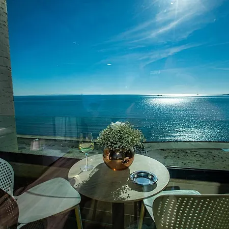 Royal G & 4 Star Durrës