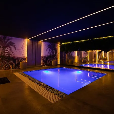 Royal G & 4 Star Hotel Durrës