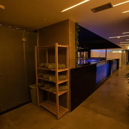 Royal G & 4 Star Durres