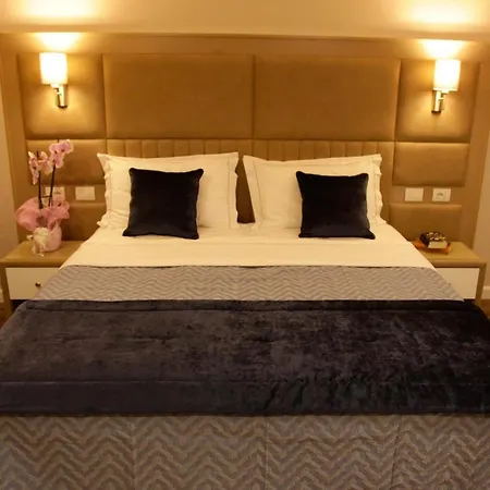 Royal G & 4 Star Hotel Durrës