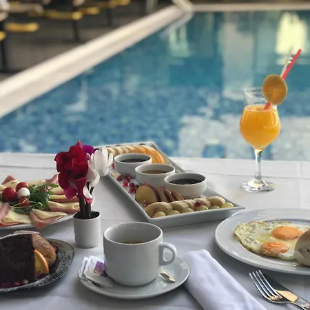 Royal G & 4 Star Hotel Durrës