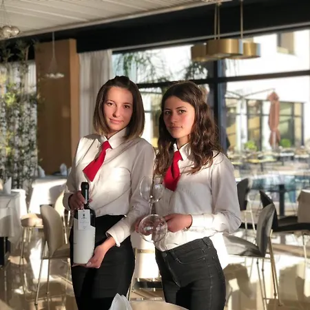 Royal G And 5* Durrës