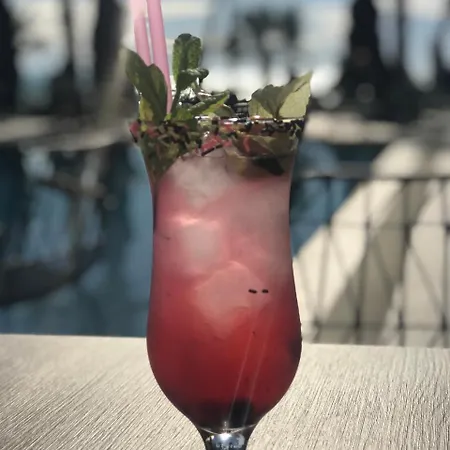 Royal G & 4 Star Отель 5*