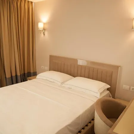 Hotel Royal G & 4 Star Durrës