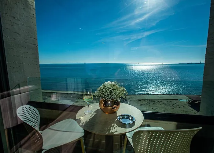 Royal G & 4 Star Durres