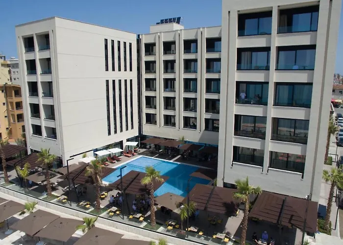 Royal G & 4 Star Hotel