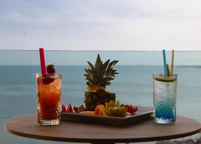 Royal G & 4 Star Hotel