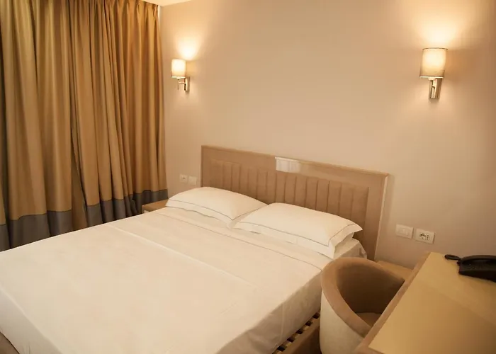 Hotel Royal G & 4 Star Durres