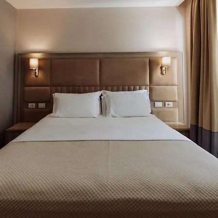 Hotel Royal G And