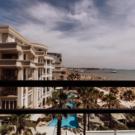 Royal G And 5* Durrës