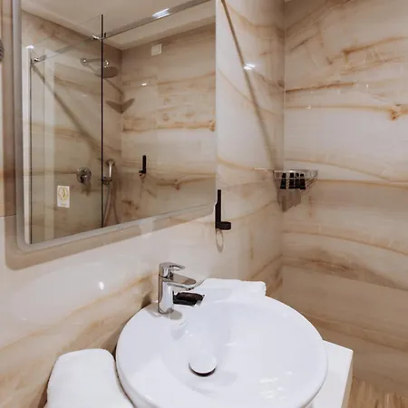 Royal G & 5* Durrës