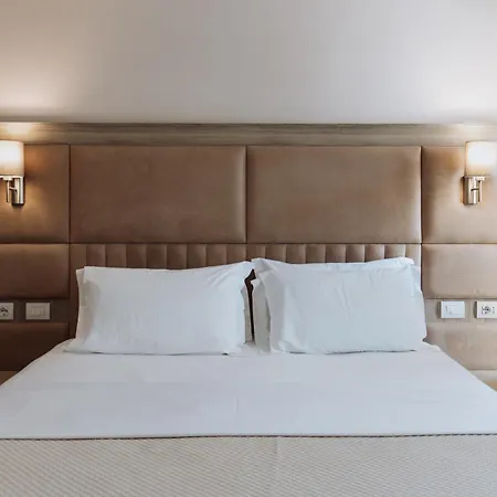 Hotel Royal G And