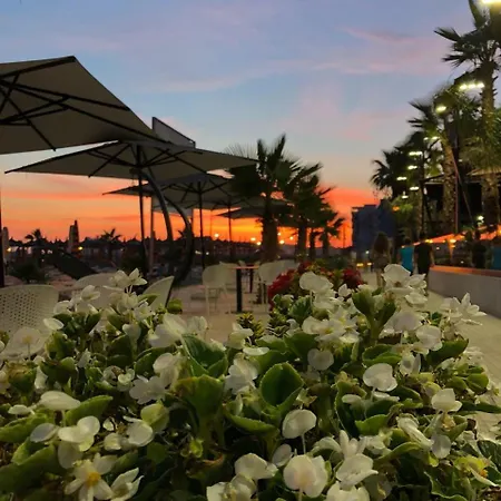 Royal G & 4 Star Hotel Durrës