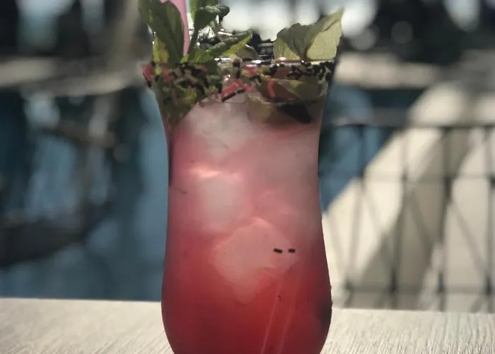 Royal G & 4 Star Hotel 5*