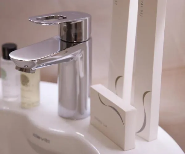 Royal G & 4 Star Hotel